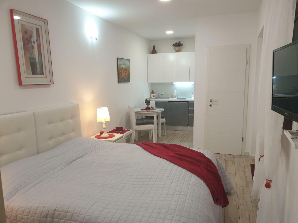 Apartments&Rooms Villa Lina Spalato Esterno foto